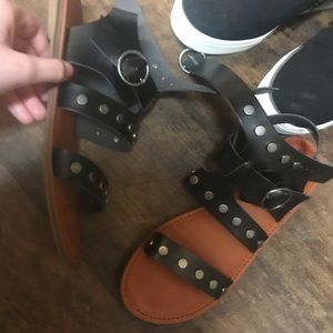 American Eagle Sandels